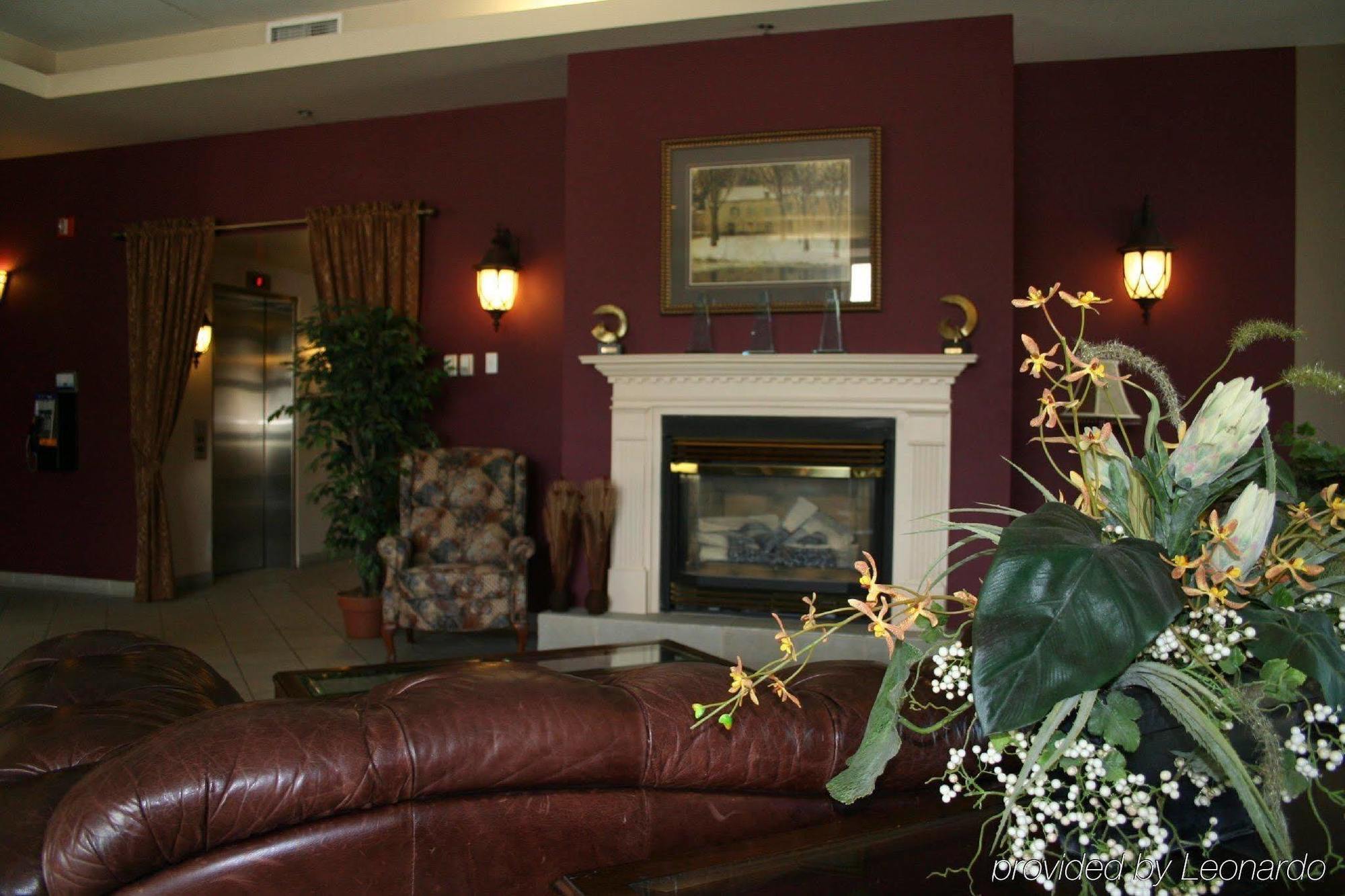 Chateau Logue Hotel Maniwaki Buitenkant foto